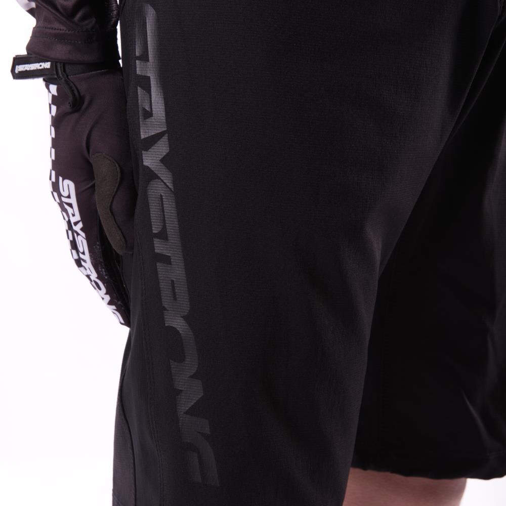 Stay Strong V2 Race Shorts - Schwarz/Schwarz