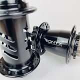 Stay Strong Limited Edition Onyx Ultra 36H Scheibe Hubset - 20 mm (vorne) 10 mm (hinten)